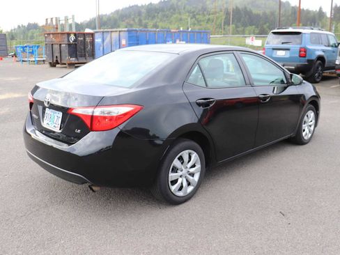 Used 2014 Toyota Corolla LE FWD image 5