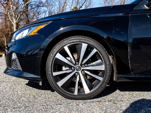 Used 2021 Nissan Altima 2.5 SR w/ SR Premium Package image 10