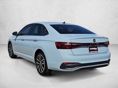 Used 2025 Volkswagen Jetta SE FWD image 7