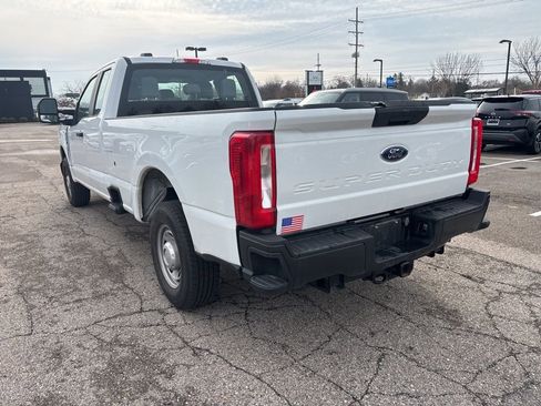 Used 2023 Ford F250 XL image 3