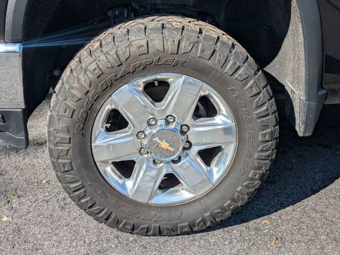 Used 2023 Chevrolet Silverado 2500 LTZ w/ LTZ Premium Package image 11