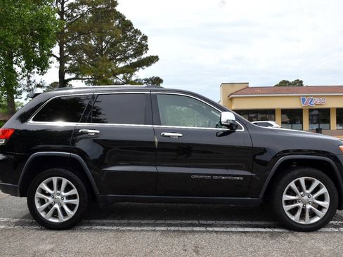 Used 2017 Jeep Grand Cherokee Limited AWD/4WD image 6