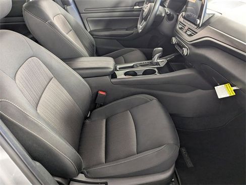 Used 2024 Nissan Altima 2.5 SV image 31