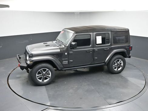 Used 2018 Jeep Wrangler Unlimited Sahara image 36