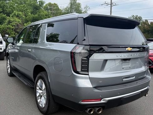 Used 2025 Chevrolet Suburban Premier AWD/4WD image 6
