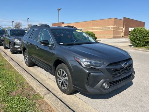 Used 2023 Subaru Outback Premium image 2