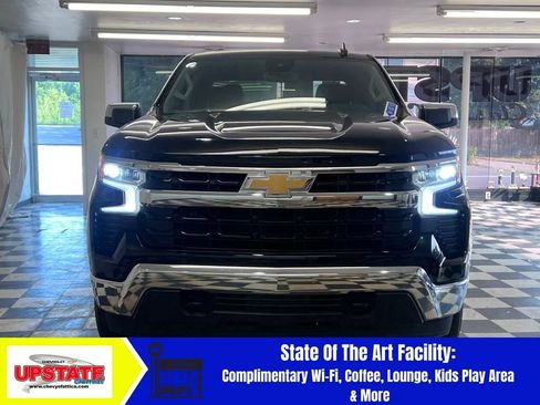 Used 2022 Chevrolet Silverado 1500 LT image 3