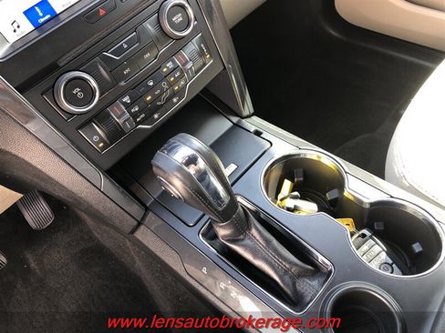 Used 2018 Ford Explorer XLT w/ Equipment Group 201A FWD image 15