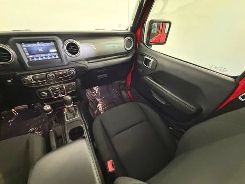 Used 2020 Jeep Wrangler Unlimited Sahara AWD/4WD image 13