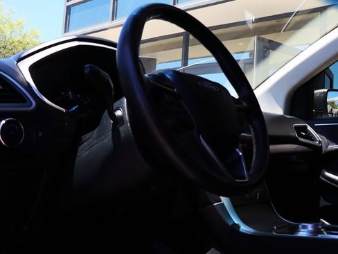 Used 2020 Ford Edge SEL FWD image 40