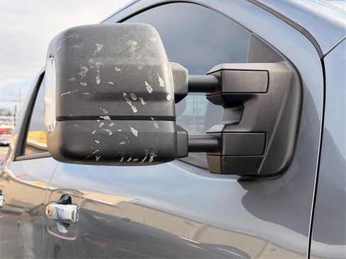 Used 2017 Nissan Titan SV image 14