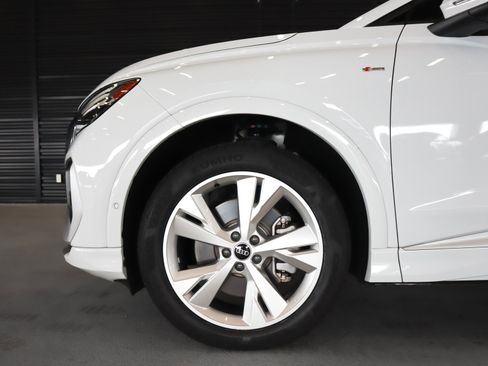 Used 2023 Audi Q4 e-tron Prestige w/ 20" Wheel Package AWD/4WD image 4