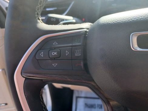 Used 2023 Jeep Grand Cherokee L Limited w/ Luxury Tech Group II AWD/4WD image 18