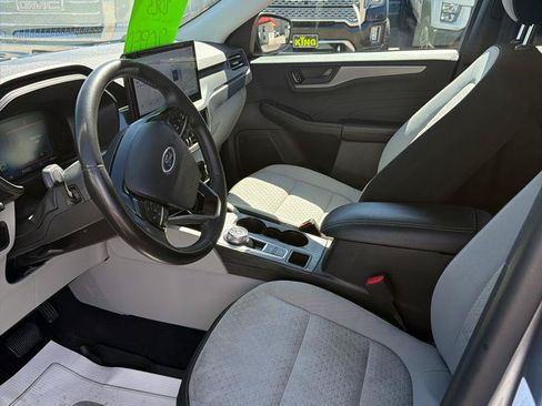 Used 2023 Ford Escape Active w/ Tech Pack #1 AWD/4WD image 7