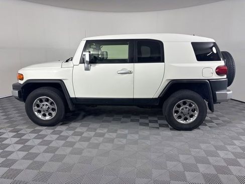 Used 2012 Toyota FJ Cruiser 4WD w/ Convenience Pkg image 32