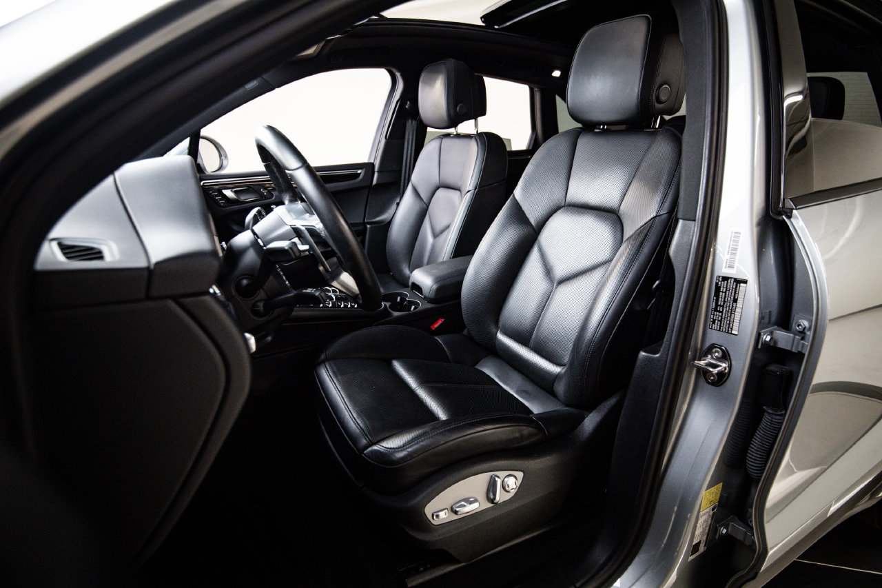 Certified 2021 Porsche Macan AWD/4WD image 5