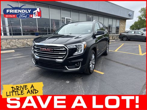 Used 2024 GMC Terrain SLT FWD image 1