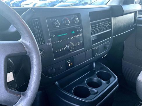 Used 2017 Chevrolet Express 3500 image 15