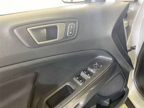 Used 2021 Ford EcoSport SE image 26