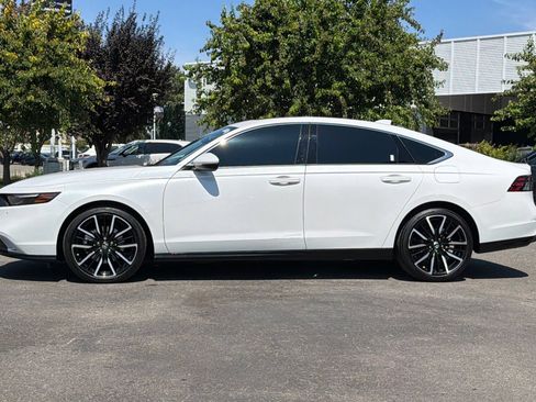 Used 2024 Honda Accord Touring image 7