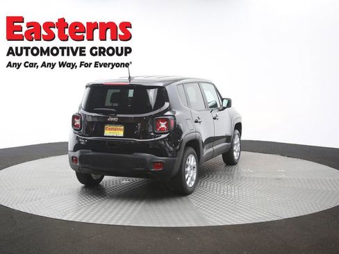 Used 2023 Jeep Renegade Latitude AWD/4WD image 39