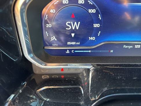 Used 2025 Chevrolet Silverado 1500 LT AWD/4WD image 21