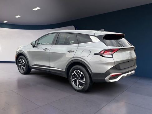Certified 2023 Kia Sportage LX image 3