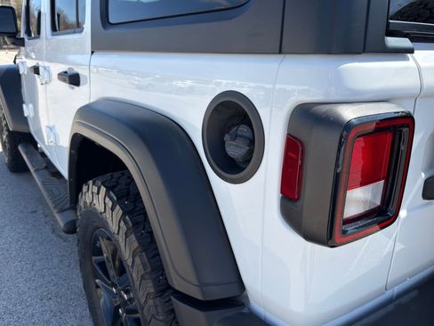 Used 2020 Jeep Wrangler Unlimited Sport image 8