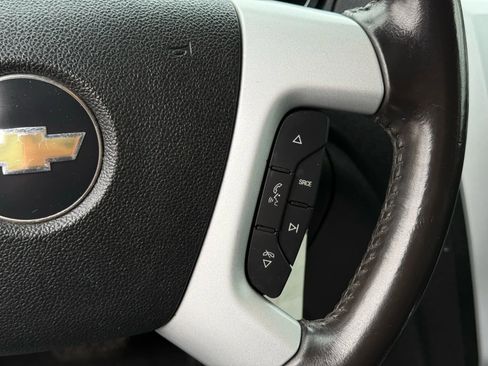 Used 2009 Chevrolet Traverse LT image 39