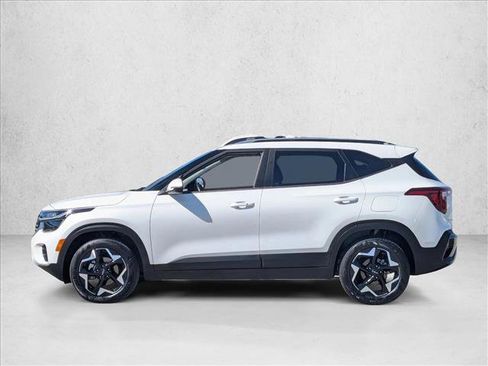 Used 2025 Kia Seltos S image 9