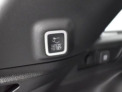 New 2025 Jeep Grand Cherokee Limited w/ Black Appearance Package image 39