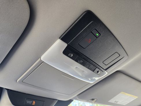 Used 2025 Nissan Pathfinder SV AWD/4WD image 23