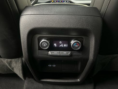 Certified 2025 Buick Enclave Preferred image 36