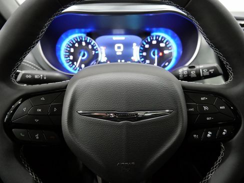 New 2026 Chrysler Pacifica Limited w/ S Appearance Package image 17