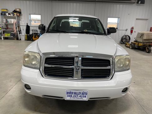 Used 2006 Dodge Dakota SLT image 2
