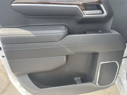 Used 2025 GMC Sierra 1500 SLE w/ Preferred Package image 19