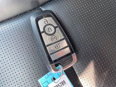 Used 2024 Ford Escape Platinum AWD/4WD image 24
