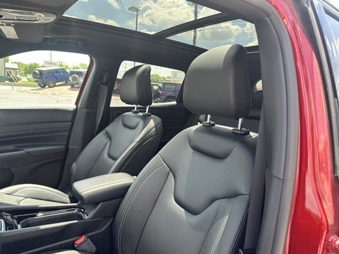 Used 2024 Jeep Compass Limited w/ High Altitude Package image 20