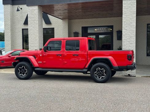 Used 2021 Jeep Gladiator Overland AWD/4WD image 8