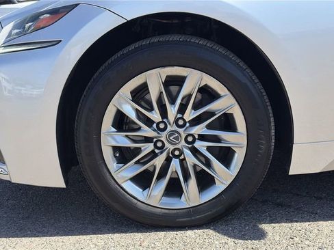 Used 2018 Lexus LS 500 w/ Interior Upgrade Package image 10