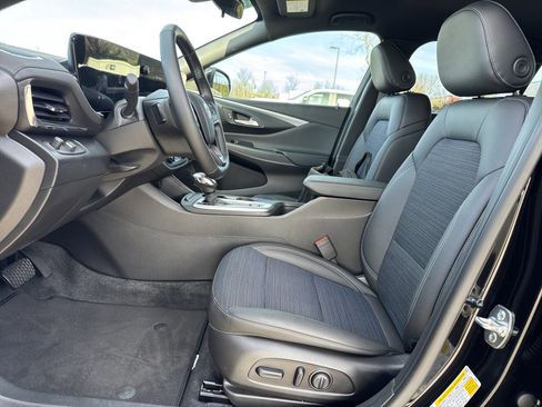 Used 2025 Buick Envista Preferred w/ Convenience I Package image 16