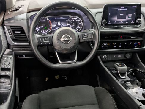 Used 2023 Nissan Rogue S image 4