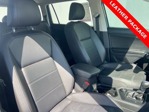 Used 2020 Volkswagen Tiguan SE image 6