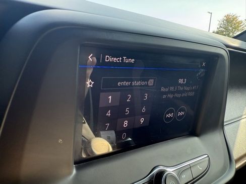 Used 2021 Chevrolet Camaro LT image 19