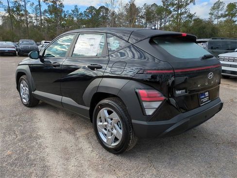 New 2026 Hyundai Kona SE image 7