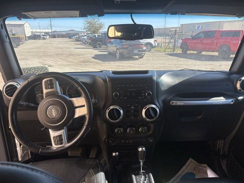Used 2015 Jeep Wrangler Unlimited Sport image 12