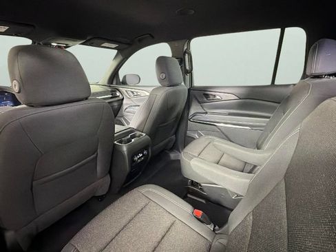 Used 2025 Chevrolet Traverse LT FWD image 28