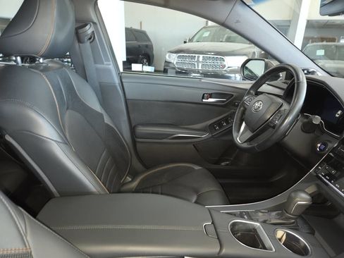 Used 2019 Toyota Avalon Touring w/ All Weather Liner Package FWD image 28