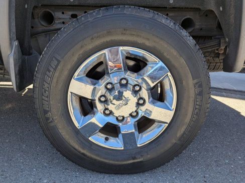 Used 2016 GMC Sierra 2500 SLT w/ All-Terrain HD Package AWD/4WD image 29