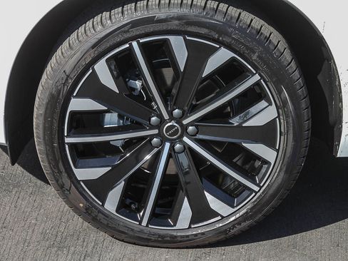 New 2026 Volvo XC60 B5 Ultra w/ Climate Package PRO image 12